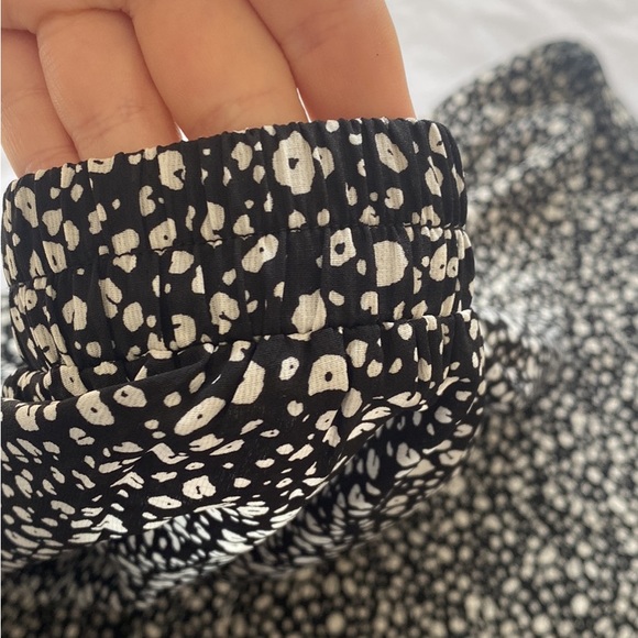 Black and white long skirt - Picture 2 of 4